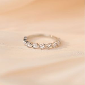Retro Old Crafting Women's S925 Sterling Silver Ring All-Match Hip-Hop Jewelry Hollow Internet Red Winding Lab Diamond Ring