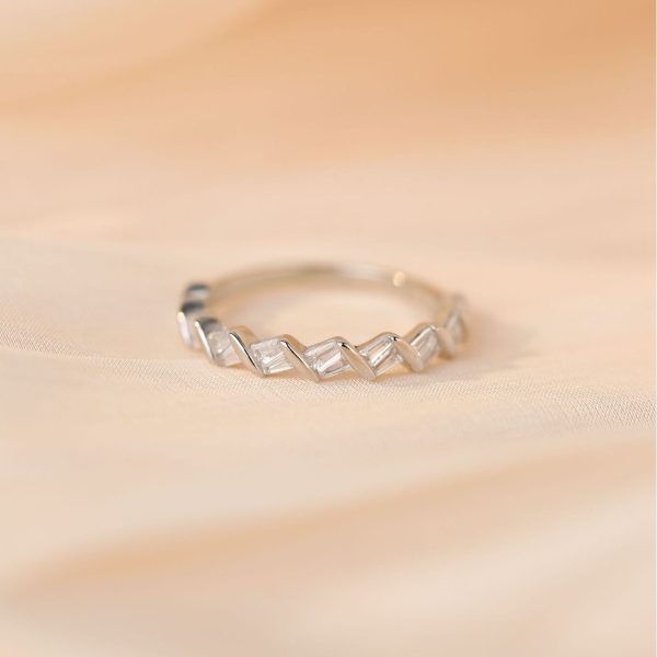 Retro Old Crafting Women's S925 Sterling Silver Ring All-Match Hip-Hop Jewelry Hollow Internet Red Winding Lab Diamond Ring - Image 2