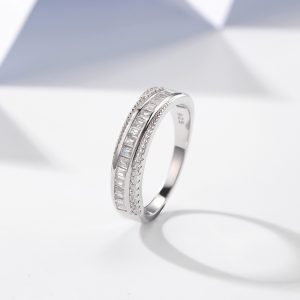 Women's Romantic Style 925 Silver Fashion Ring Curve Track Inlaid Drill Emerald Cut Zircon Wholesale Lab Diamond Ring