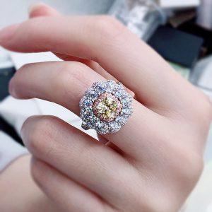 Lab Grown Diamond Ring VVS Diamond Ring Fat square IGI GIA Yellow pink 2-carat Main Stone Radine Yellow Diamond Gemstone Ring